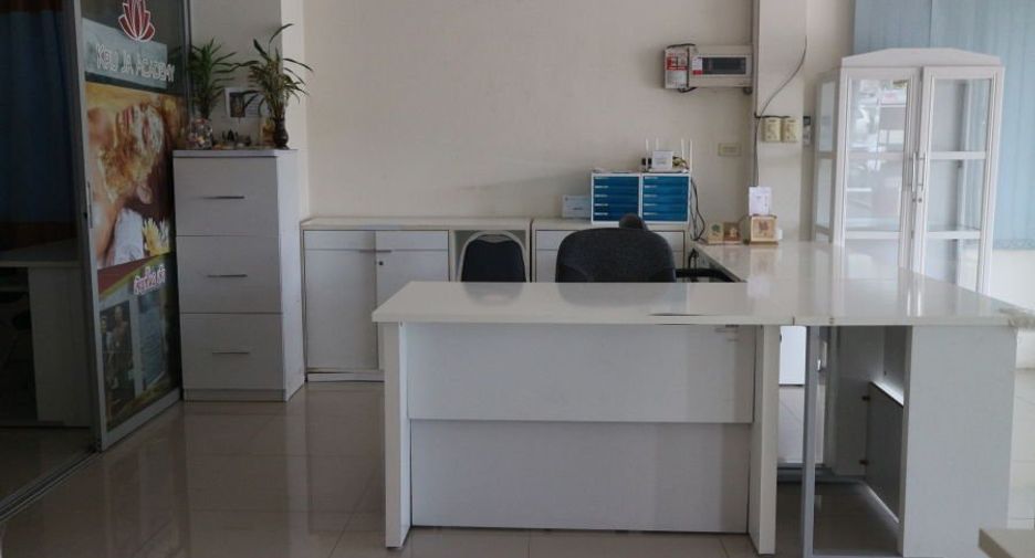 Local comercial en venta de 2 habitaciones en Hang Dong, Chiang Mai