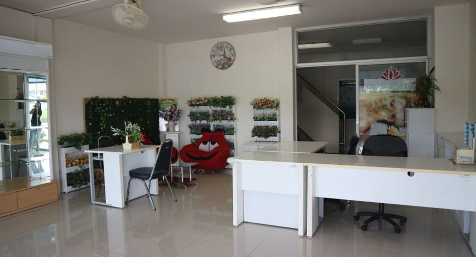 Local comercial en venta de 2 habitaciones en Hang Dong, Chiang Mai