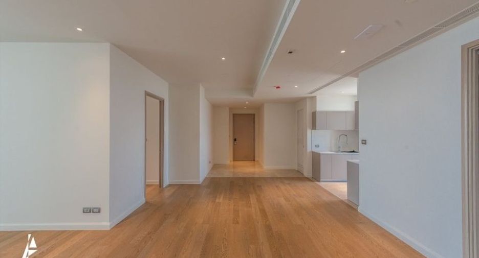 For sale 3 bedrooms condo in Khlong San, Bangkok