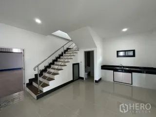 ให้เช่า และ ขาย โกดัง ใน ไทรน้อย, นนทบุรี