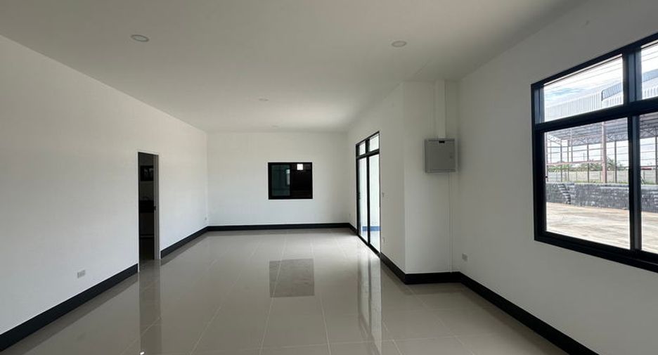 For rent and for sale warehouse in Sai Noi, Nonthaburi