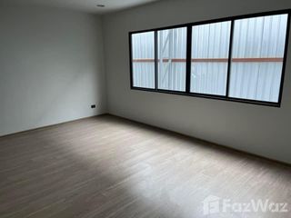 For sale 5 bed townhouse in Bueng Kum, Bangkok