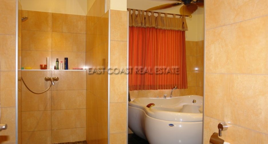 For sale 5 ベッドルーム house in Bang Lamung, Chonburi