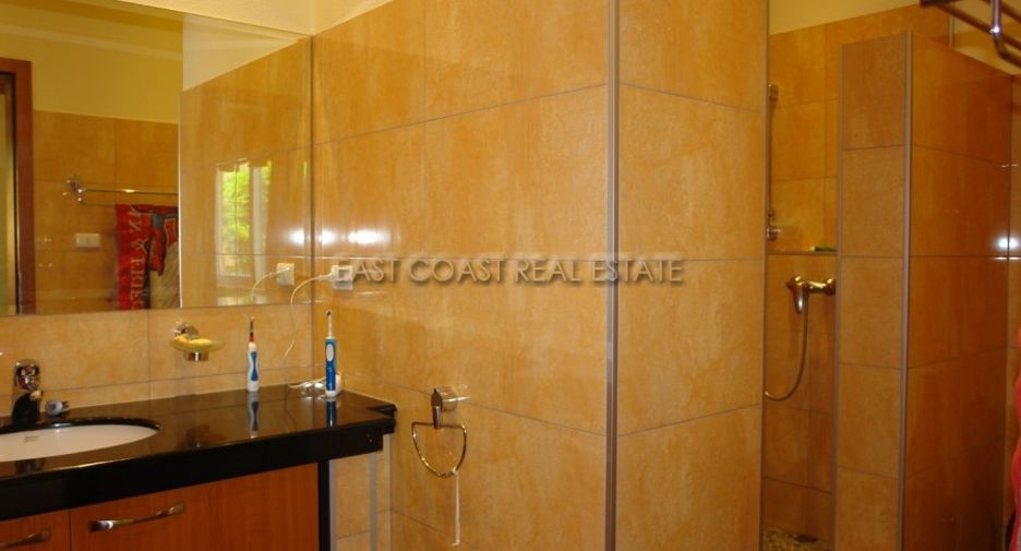For sale 5 ベッドルーム house in Bang Lamung, Chonburi
