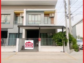 For sale 3 bed townhouse in Bang Khae, Bangkok