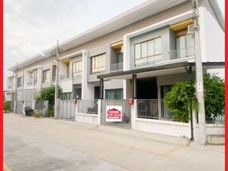 For sale 3 bed townhouse in Bang Khae, Bangkok