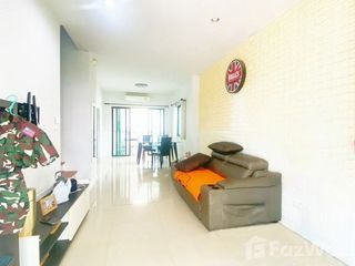 For sale 3 bed townhouse in Bang Khae, Bangkok