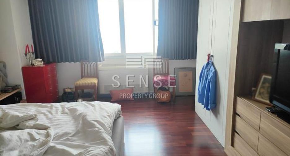 For sale and for rent 3 bedrooms condo in Watthana, Bangkok