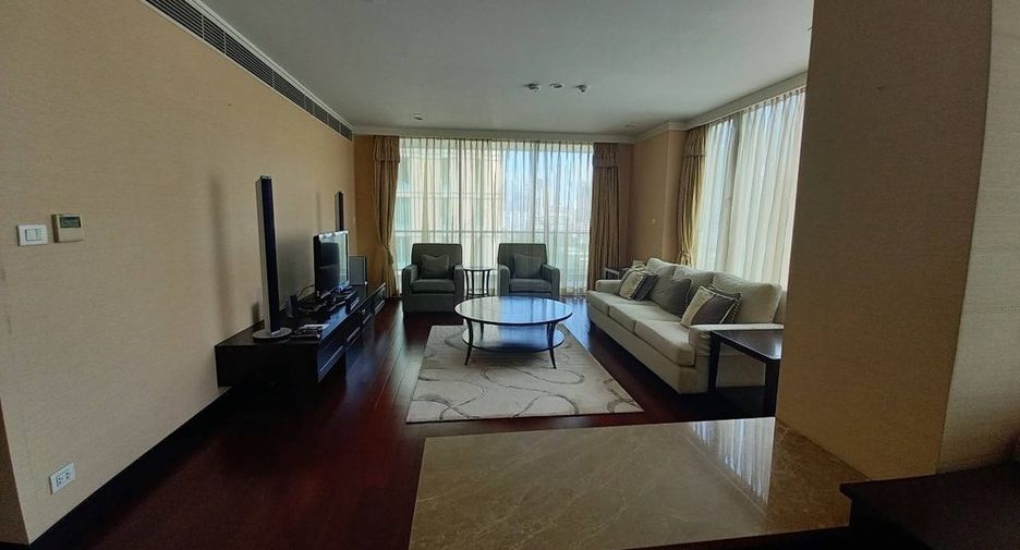 À louer 4 chambres condo à Pathum Wan, Bangkok