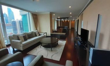 For rent 4 ベッドルーム condo in Pathum Wan, Bangkok