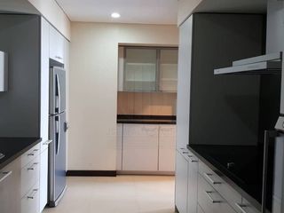 À louer 4 chambres condo à Pathum Wan, Bangkok