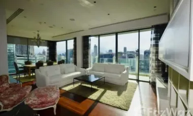 For rent 2 bed condo in Watthana, Bangkok