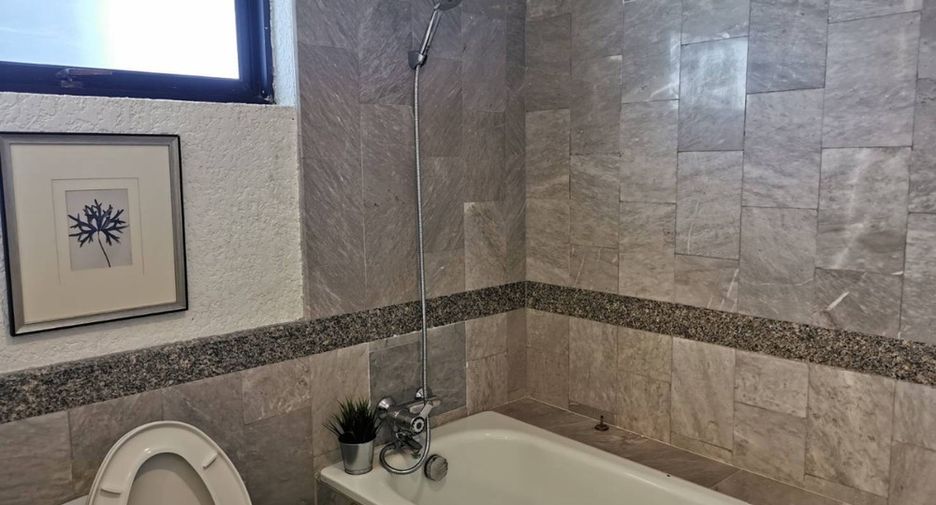 For rent and for sale 2 bedrooms condo in Khlong Toei, Bangkok