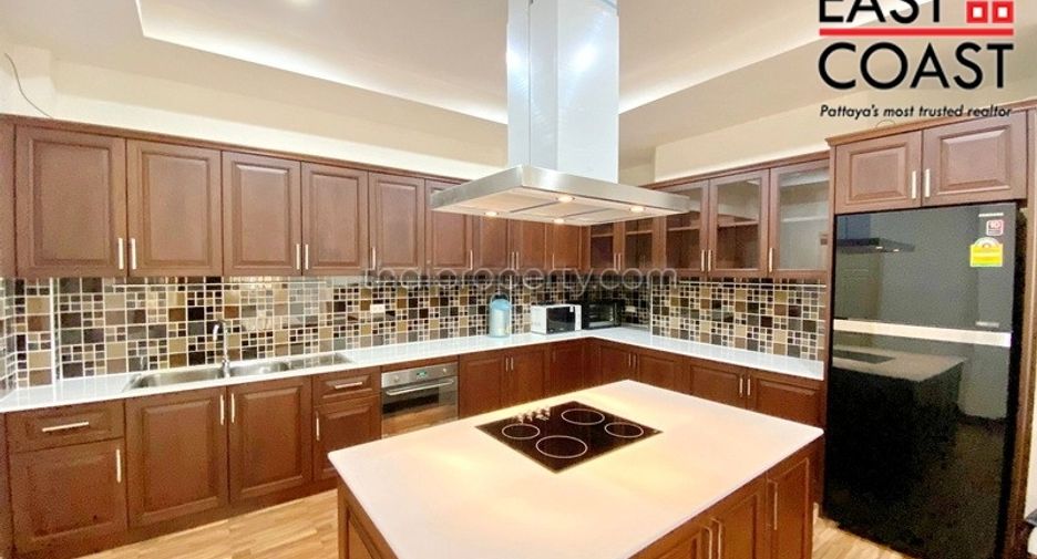 Продажа 4 спальни дом в Саттахип, Чонбури