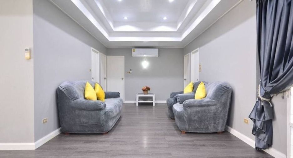 For rent 5 ベッドルーム house in Bang Lamung, Chonburi