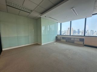 For rent 1 bed office in Khlong Toei, Bangkok