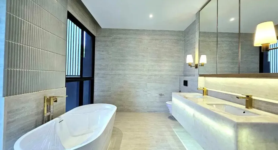 For rent 3 bedrooms house in Bang Kapi, Bangkok