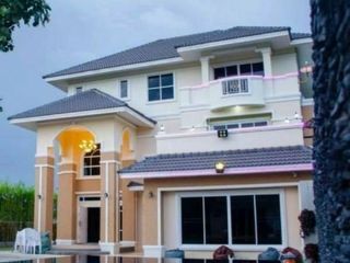For rent and for sale 10 bed villa in Sattahip, Chonburi