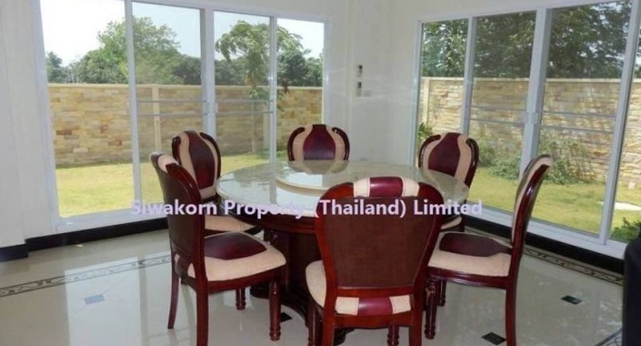 For rent and for sale 10 bedrooms villa in Sattahip, Chonburi