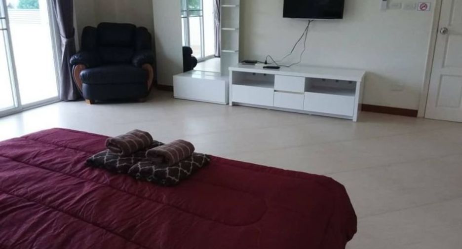 For rent and for sale 10 bedrooms villa in Sattahip, Chonburi