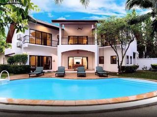 For rent 5 bedrooms villa in Mueang Phuket, Phuket