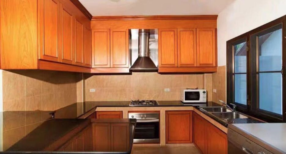 Villa en alquiler de 5 habitaciones en Mueang Phuket, Phuket