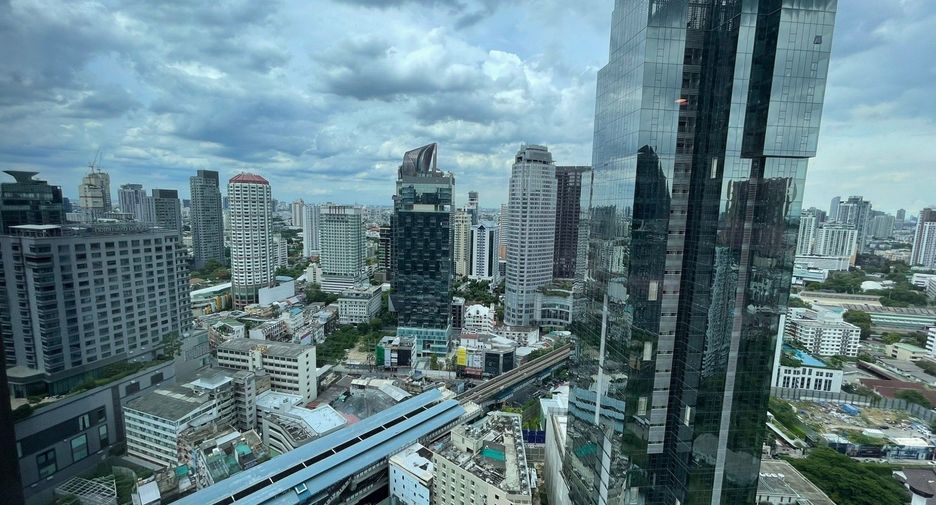 For rent 1 bed condo in Khlong Toei, Bangkok