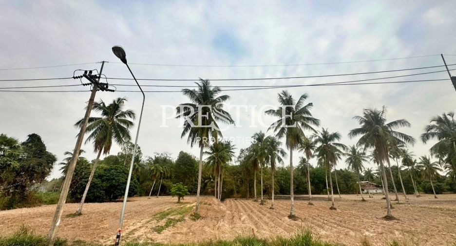 出售 土地 在 Bang Lamung, Chon Buri