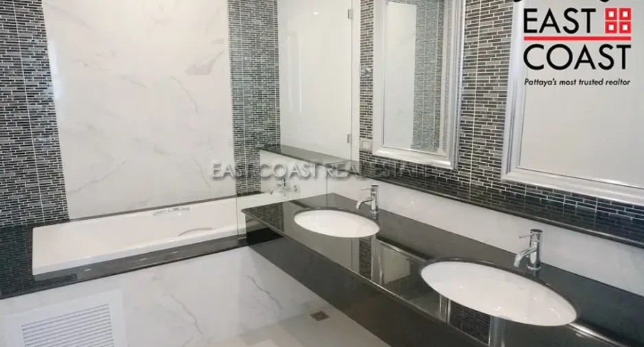For rent 4 bedrooms house in Bang Lamung, Chonburi