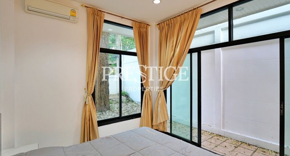 For sale そして for rent 4 ベッドルーム house in East Pattaya, Pattaya