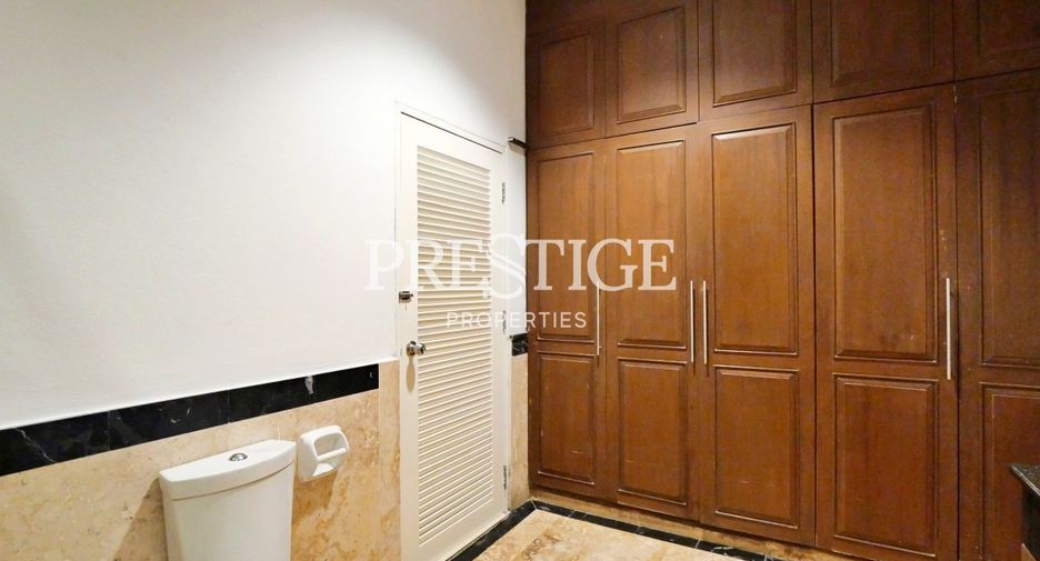 For sale そして for rent 4 ベッドルーム house in East Pattaya, Pattaya