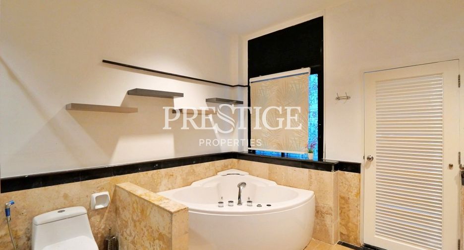 For sale そして for rent 4 ベッドルーム house in East Pattaya, Pattaya