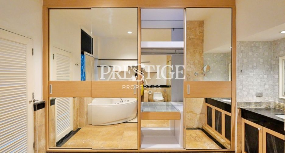 For sale そして for rent 4 ベッドルーム house in East Pattaya, Pattaya