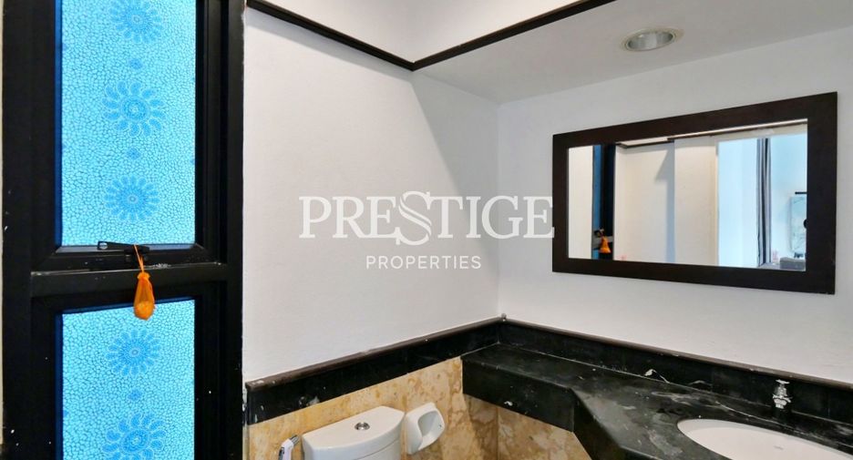 For sale そして for rent 4 ベッドルーム house in East Pattaya, Pattaya