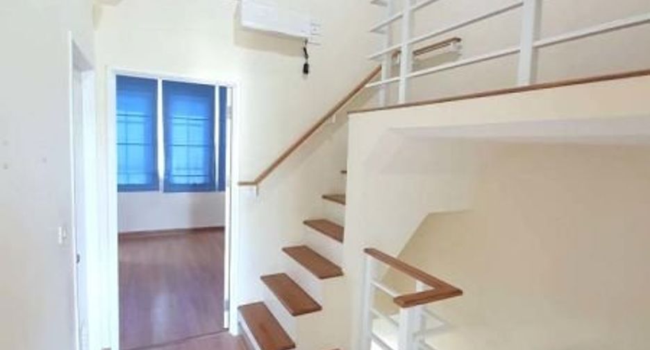 À vendre 4 chambres maison de ville à Bueng Kum, Bangkok
