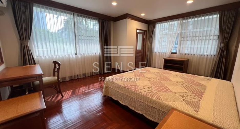 For rent 3 bedrooms condo in Khlong Toei, Bangkok