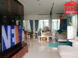 For rent そして for sale 3 Beds house in Bangkok Noi, Bangkok