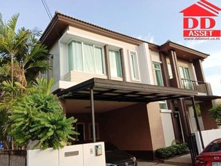 For rent そして for sale 3 Beds house in Bangkok Noi, Bangkok