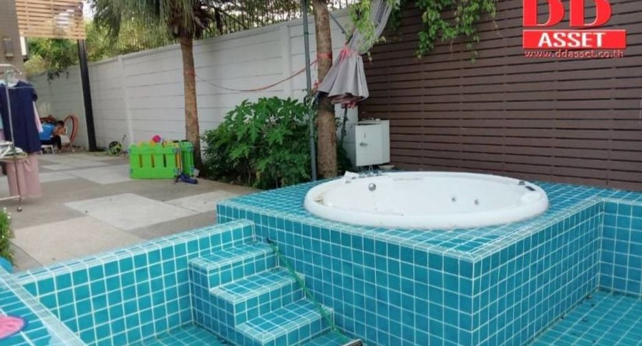 For rent そして for sale 3 Beds house in Bangkok Noi, Bangkok