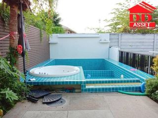 For rent そして for sale 3 Beds house in Bangkok Noi, Bangkok