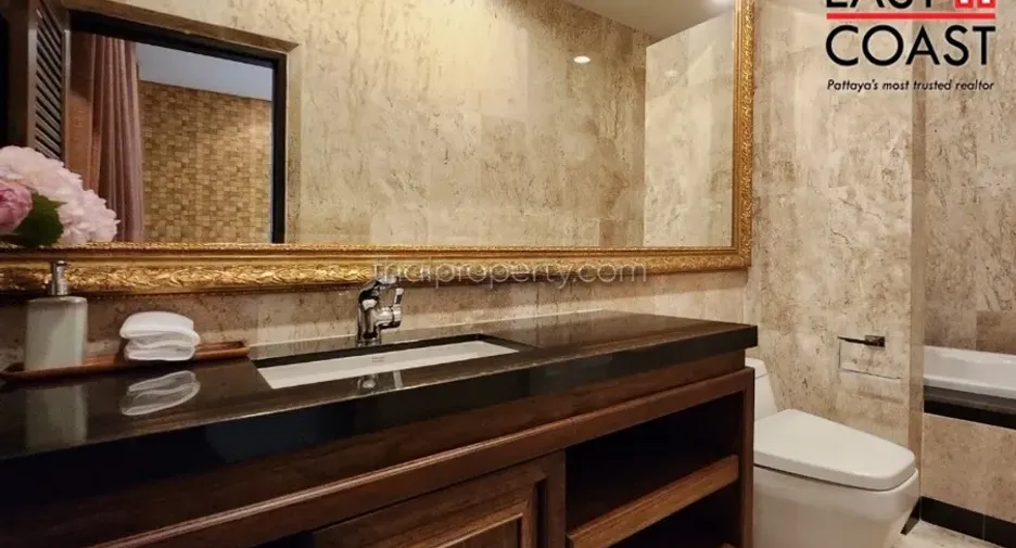 For sale 4 bedrooms house in Na Jomtien, Pattaya