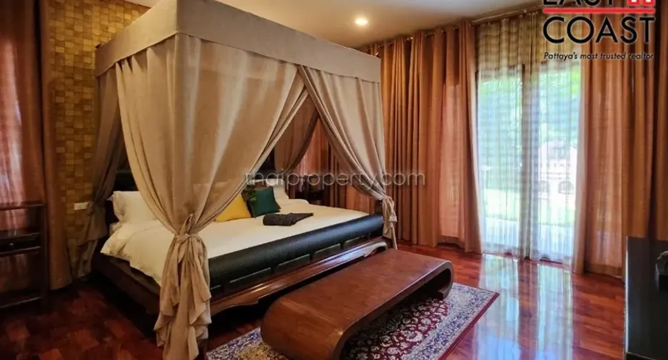 For sale 4 bedrooms house in Na Jomtien, Pattaya