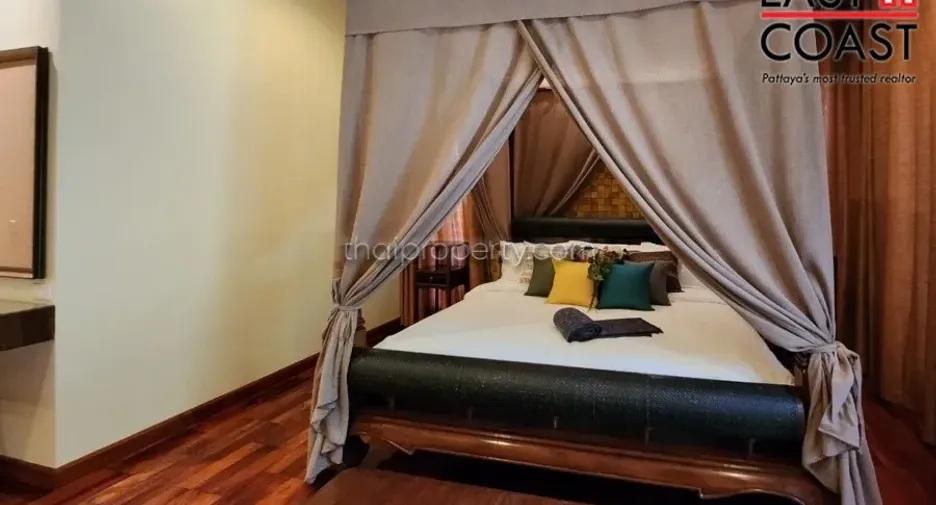 For sale 4 bedrooms house in Na Jomtien, Pattaya