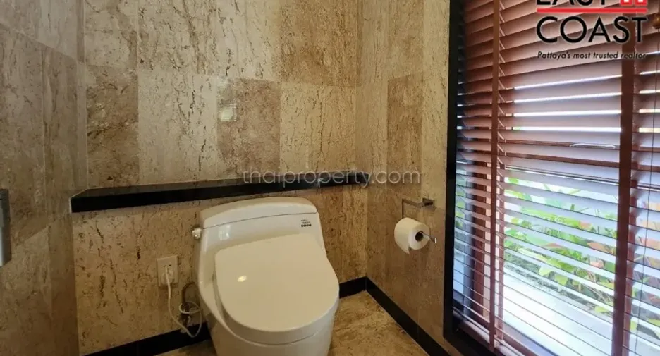 For sale 4 bedrooms house in Na Jomtien, Pattaya