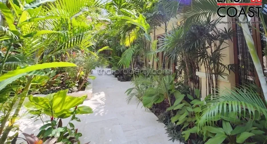For sale 4 bedrooms house in Na Jomtien, Pattaya