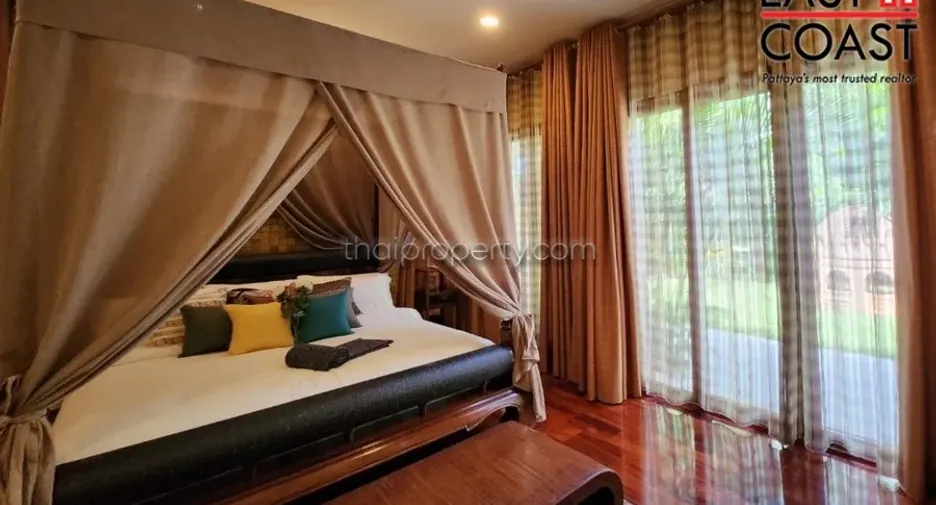 For sale 4 bedrooms house in Na Jomtien, Pattaya