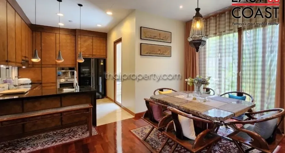 For sale 4 bedrooms house in Na Jomtien, Pattaya