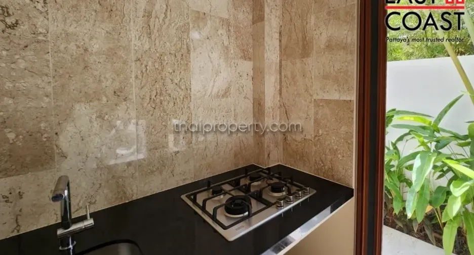 For sale 4 bedrooms house in Na Jomtien, Pattaya