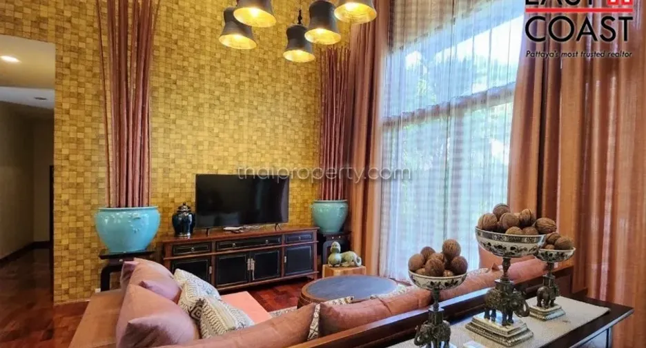 For sale 4 bedrooms house in Na Jomtien, Pattaya