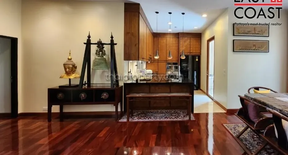 For sale 4 bedrooms house in Na Jomtien, Pattaya